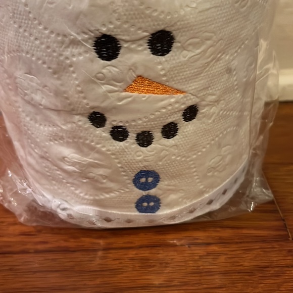 Snowman snow woman toilet paper decor packaged never used toilet paper - Picture 2 of 9